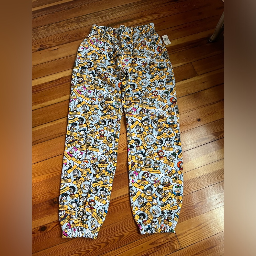 NWT Disney Parks Exclusive Duck Tales Family Tree Print Sweatpants - Small